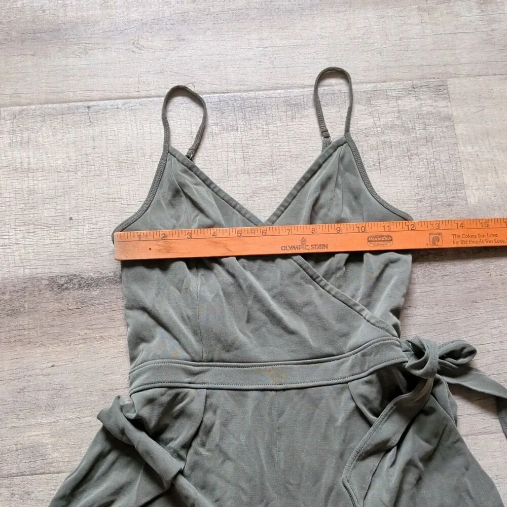 ​Abercrombie & Fitch Green Wrap Romper Size XS V-Neck Adjustable Straps Side Tie